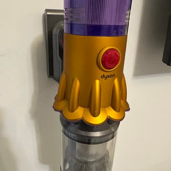 Dyson V12 Detect Slim Süpürge Hava Akış Yolu Tıkanması Ve Yanıltıcı Servis Notu Şikayeti