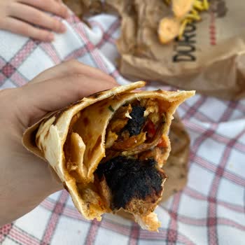 Kocaeli İzmit Dürümle Şubesinde Yanmış Tavuk Dürüm Ve Bayat Patates Şikayet