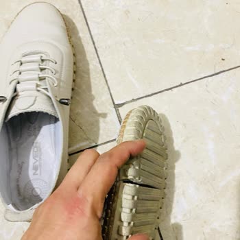 Papuç Kundura (Yozgat) Ayakkabının Alt Tabanı Yarıldı