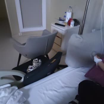 Kırık Yatak Ve Yetersiz Bariyerler Nedeniyle Yüksek Düşme Riski