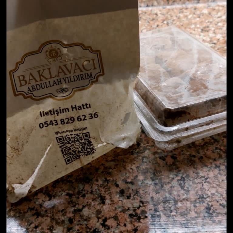Soğuk Baklava, Dökülmüş Süt Ve Yırtılmış Torba Şikayeti