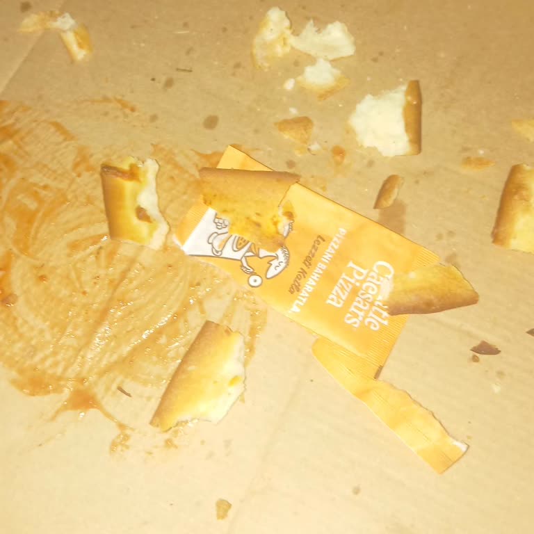 Little Caesars Yanmış Pizza İçin Ücret İadesi Talebi