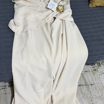 Zara’dan Gelen Lekeli Ve Düzensiz Paketlenmiş Tulum Üzerine Şikayet
