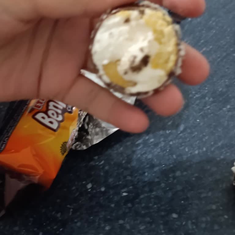 Eti Albeni Çikolatasının Yarım Olması Ve Cevapsız İletişim