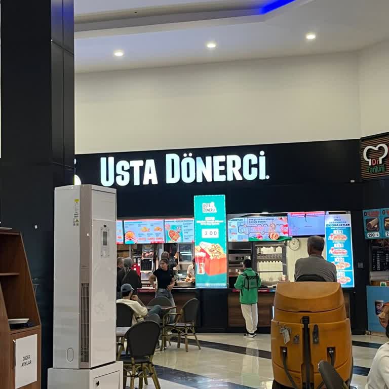 Usta Dönerci Şubesinde Uzun Bekleme Ve Eksik Siparişler Nedeniyle Mağduriyet