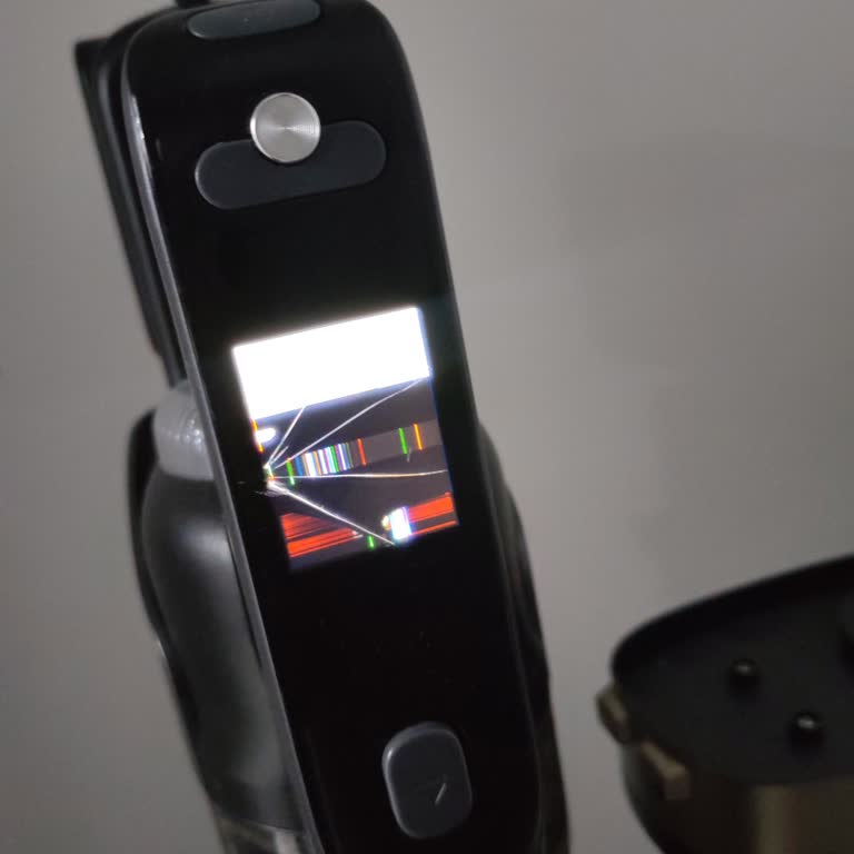 Philips Aqua 9000 Dik Süpürge Ekran Çatlaması Ve Çalışmama
