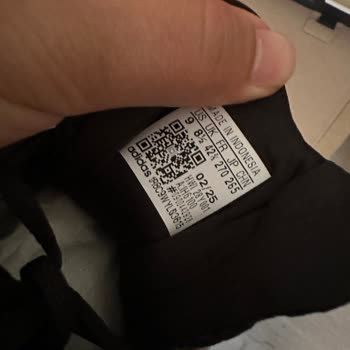 Hepsiburada'dan Sahte Adidas Ayakkabı Aldım, Yetkili Satıcı Belgesiyle Yanıltıldım