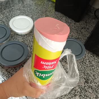 Tombik Salamda Tavuk Tüyü Çıktı: Hijyen Ve Sağlık Endişesi