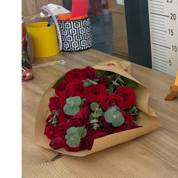 Çiçek Sepeti Sipariş Edilen Gül Buketi Görseldeki Boyutlarda Değil