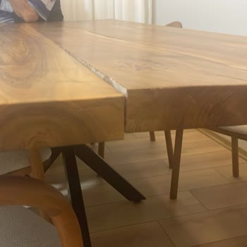Özel Masanın Aşınan Bağlantıları Ve Şirketin Cevapsızlığı