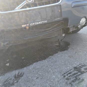 Buzlu Turizm Otobüsü Nedeniyle Kaza, Maddi Zarar Ve İletişimsizlik Şikayeti
