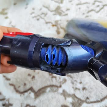 Dyson Gen 5 Sert Zemin Başlığı Hortumu Yırtıldı, Garanti Kapsamı Dışında Ve Ücretsiz Değişim Talebi