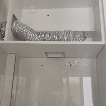 Kumtel Davlumbaz Camı Yamuk Ve Montajda Fayans Çatlamasıyla 7.000 TL Zarar
