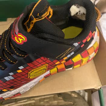 Skechers Çocuk Ayakkabısında Kısa Sürede Kırılan Arka İp İçin Üretim Hatası Değişim Talebi