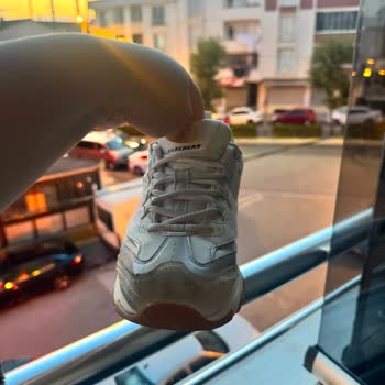 A101'ten Skechers Ayakkabıda Dikiş Yırtılması Ve Değişim Talebi