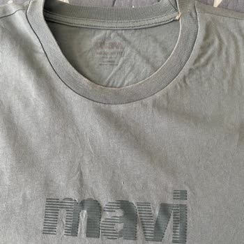 Mavi Logo Baskılı Tişört Renk Solması Ve Değişim Talebi