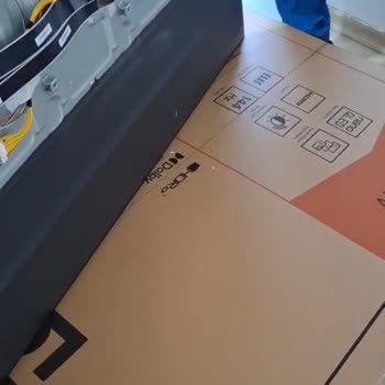Kurulum Hatası Sonucu TV İçine Boya Girdi, Duvar Zarar Gördü Ve Taşınma Süreci Gecikti