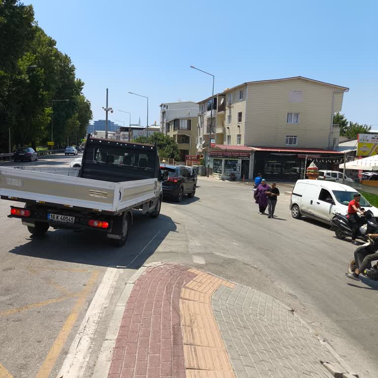 B15C Ring Otobüsü Durağa Düşmedi Ve Hasta Yolcuları Mağdur Oldu