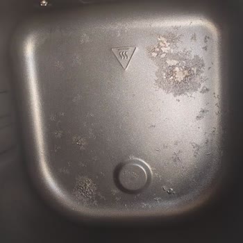 Teflon Kaplaması Soyulmuş Airfryer Ve Yanıtsız Müşteri Hizmeti
