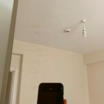Van Güloğlu Mobilya Telefonlar Açılmıyor Ve Kimse Dönüş Yapmıyor
