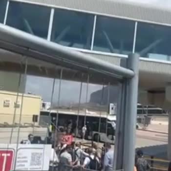 Easyjet Havayolları Rötar Ve Uygunsuz Bekletme!