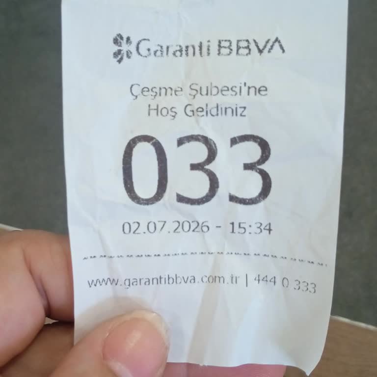Çeşme Garanti Bankası Şubesinde Personel Yetersizliği Ve Uzun Bekleme