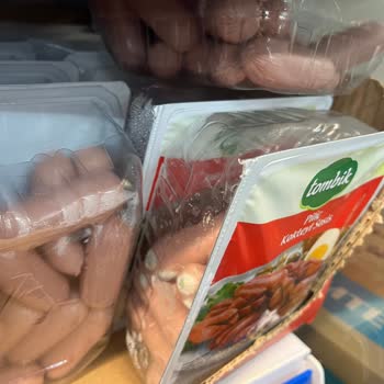 BİM Şubesinde Küflü Sosis: Hijyen Ve Sağlık Riski