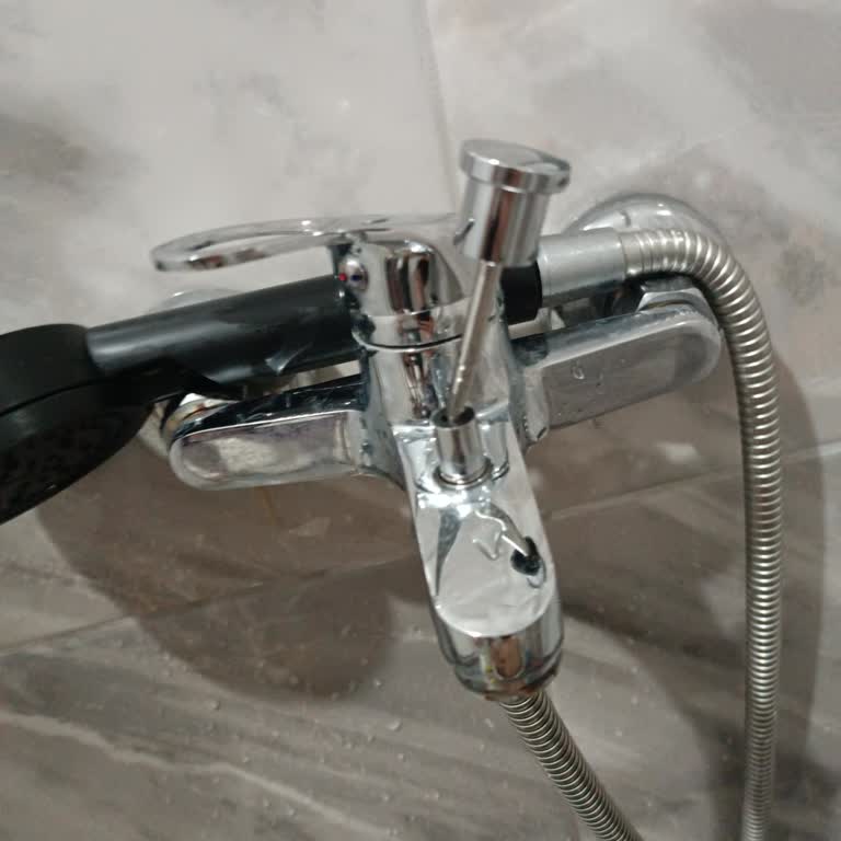 Newark Smart Banyo Bataryasında 3 Ayda Su Kaçırma Ve Garanti Talebi