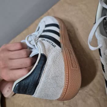 Renk Solan Adidas Spezial Ayakkabı İçin Değişim Talebi