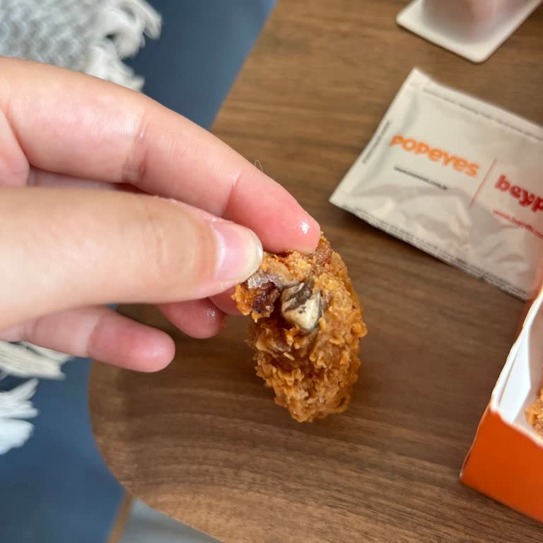 Küflü Tavuk Kemiği: Sağlık Riski Ve Yorum Reddi