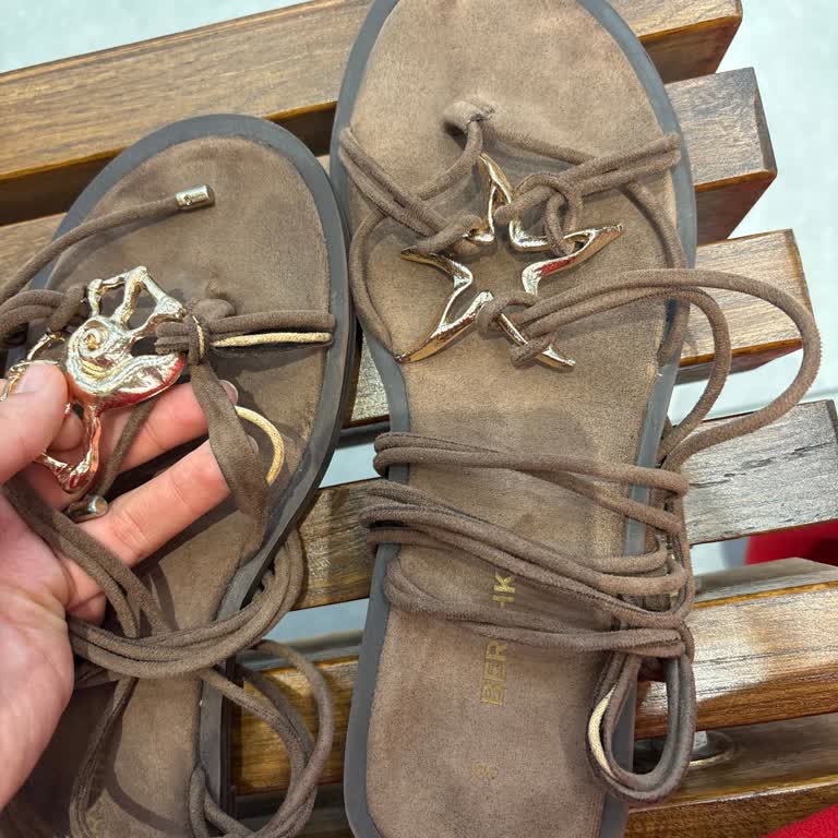 Bershka Sandaleti Kısa Sürede Patladı Ve Garanti Reddine Karşı İade Talebi