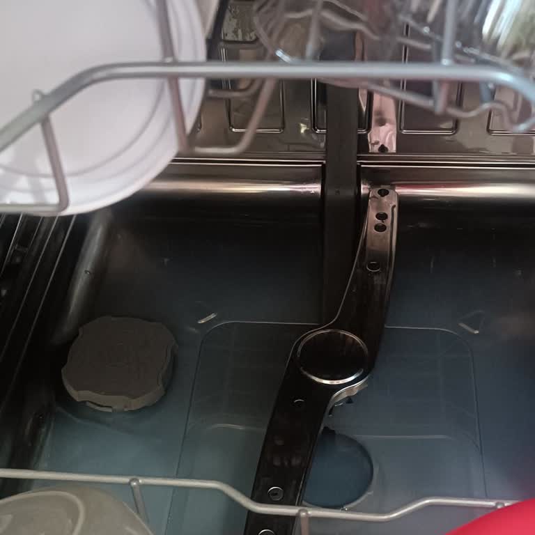 Arçelik Bulaşık Makinesinde Tekrarlayan Su Kalma Sorunu Ve Değişim Talebi