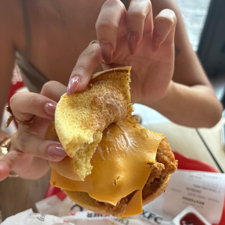 KFC Halkalı’da Soğuk Hamburger Ve Erimemiş Çedar İçin Ürün Değiştirilmedi