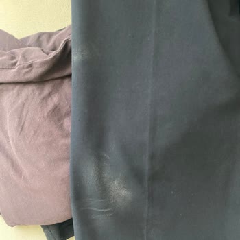 DeFacto Pantolonunda Kendiliğinden Oluşan Beyaz Lekeler Hayal Kırıklığı Yaratıyor