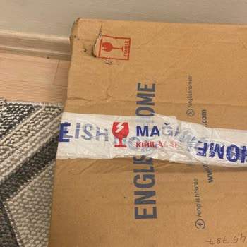 Kırık Koli Ve Boş İçerik, Firma Geri Dönüş Yapmıyor