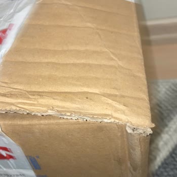 Kırık Koli Ve Boş İçerik, Firma Geri Dönüş Yapmıyor