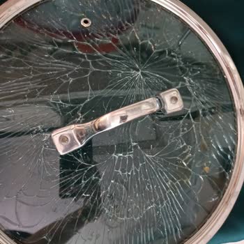 Karaca Tencere Kapağının Camı Kapandı