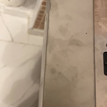 Panelde Lekeler Ve Servis Geri Dönüşü Olmaması