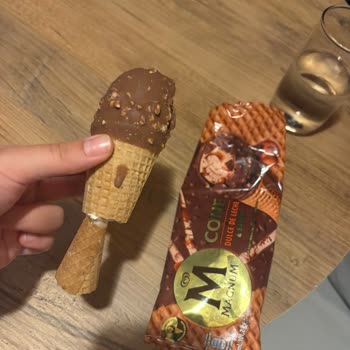 Şok Market'ten Aldığım Algida Magnum Cone Külahı Kırık Ve Ters Çıkmış