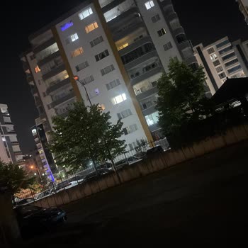 Samsun Atakum’da Yanıp Sönen Sokak Lambası Çocuk Güvenliğini Tehdit Ediyor