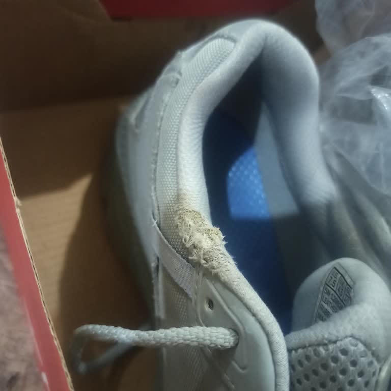 Skechers Ayakkabım 2 Ay İçinde Deforme Oldu, Mağaza İadeyi Reddetti