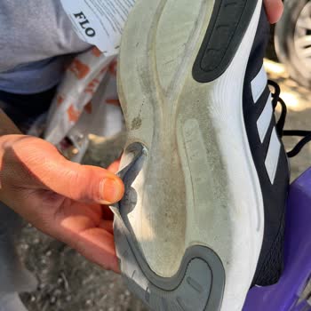 Adidas Ayakkabısında Açılma Sorunu Ve Kullanıcı Hatası İddiası: Değişim Talebi