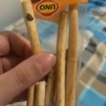 Uno Üründen Yabancı Madde Çıktı Üstelik Isırmıştım, Kustum...