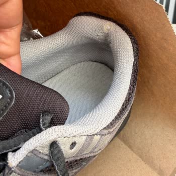 Nike Ayakkabıda Topuk Yırtılması Ve Mağaza Reddi