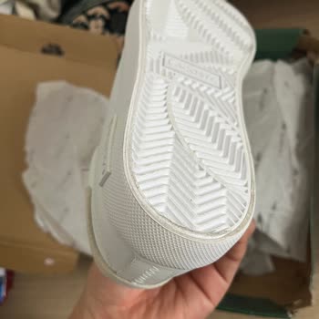 Kullanılmış Ve Hasarlı Sneaker Gönderildi, İade Talebi