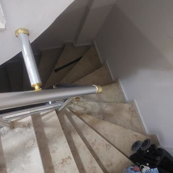 PTT Kargom Kapıya Değil Bina Girişine Bırakılmış