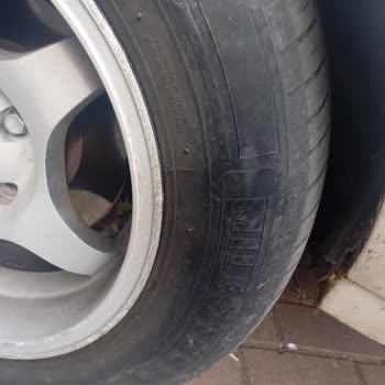 Garanti İhlali Ve Güvenlik Riski Nedeniyle Lastik Değişimi Talebi