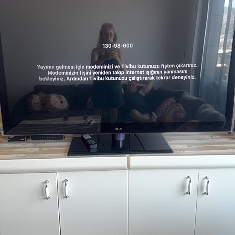 Televizyon Ekranı Karanlık, Müşteri Hizmetine Ulaşmak Zor, Çözüm Gelmedi