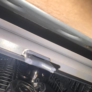 Yetkisiz Servis Tarafından Bulaşık Makinesinin Hasar Görmesi Ve Ücret İadesi Talebi