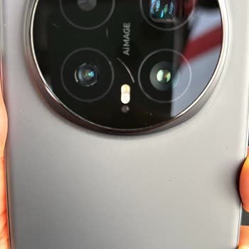 Honor Magic 8 Pro Telefonun Lens Çizikleri Koruyucu Aksesuar Eksikliği Nedeniyle Şikayet
